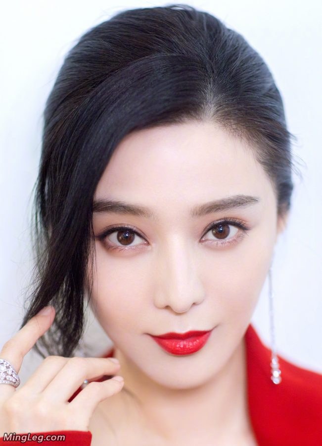 趁热来一组范冰冰太想玩她的美腿了(4/6)
