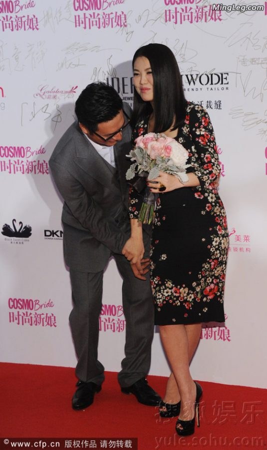Li Xiang shows off her plump legs in high heels and envy her husband(1/5)