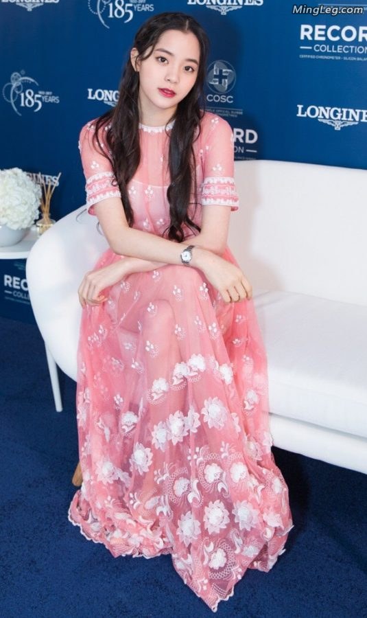 欧阳娜娜小美女粉色纱裙美腿半透(1/7)