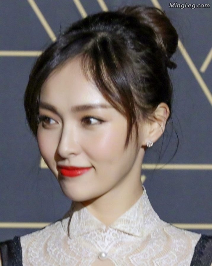  Tang Yan is becoming more and more attractive under our constant nourishment(16/33)