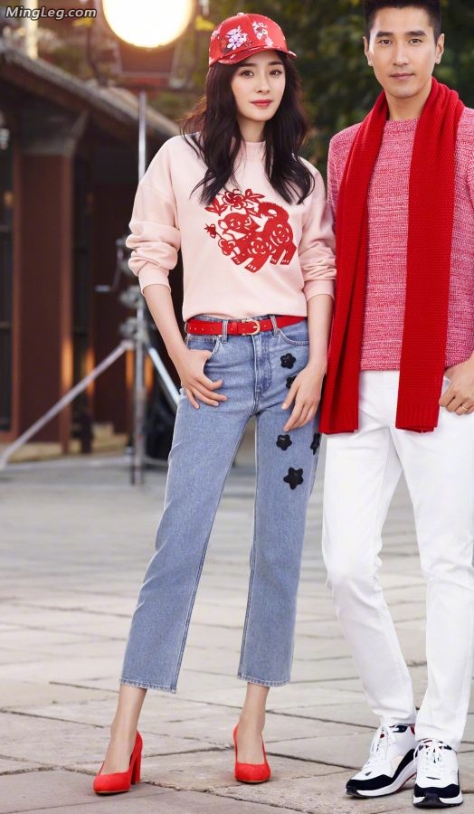 杨幂高跟美腿代言H&M(7/7)