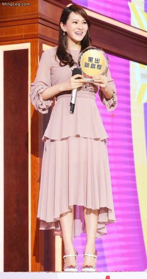 熟女伊能静和少女沈梦辰你更喜欢哪个(3/4)