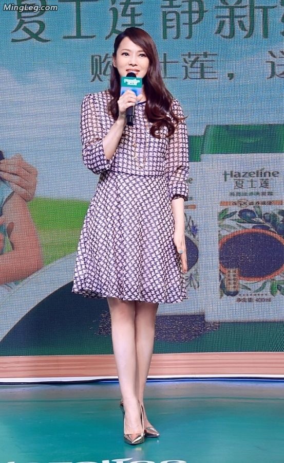 老少女伊能静银色尖头细高跟(1/5)