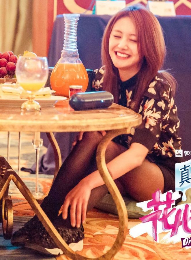 《花儿与少年》郑爽桌子下的黑色丝袜(2/3)