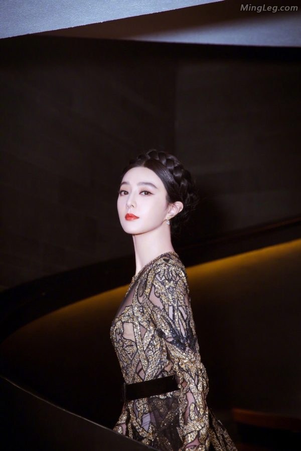  Fan Bingbing's tulle is semi-transparent, remember to show more legs(7/13)