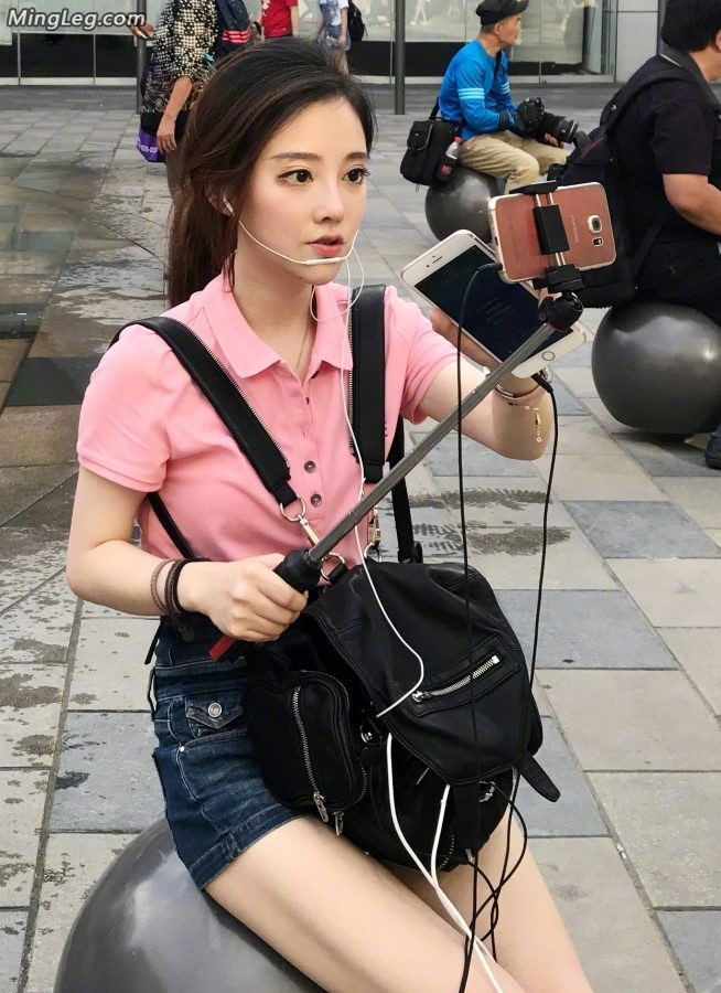 冯提莫网络直播美腿没毛病(4/5)