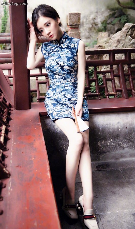 冯提莫这种小女生有点hold不住旗袍(1/3)