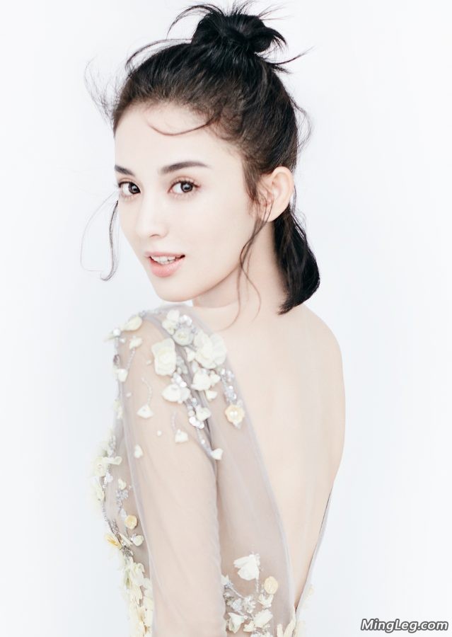 新疆美女明星古力娜扎魅惑写真(2/3)