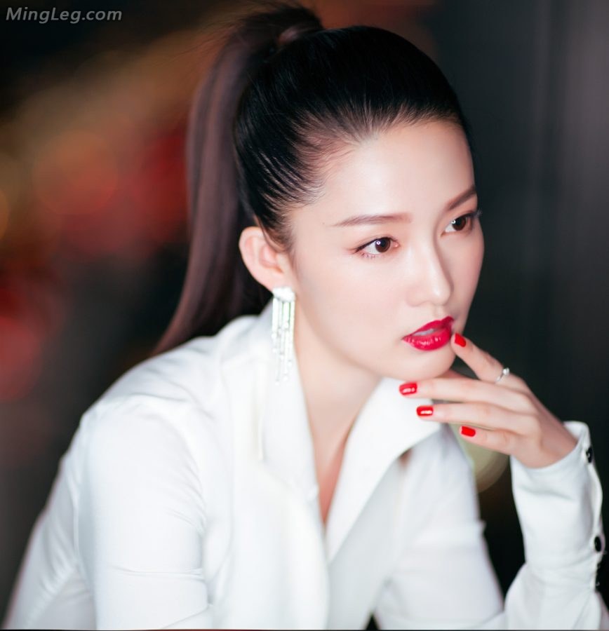 李沁牛仔裤细长腿(5/6)