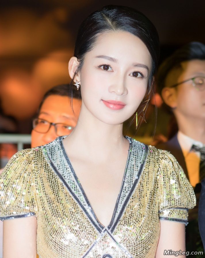 明星美女李沁的白嫩美足 喜欢她倔强的表情(3/4)