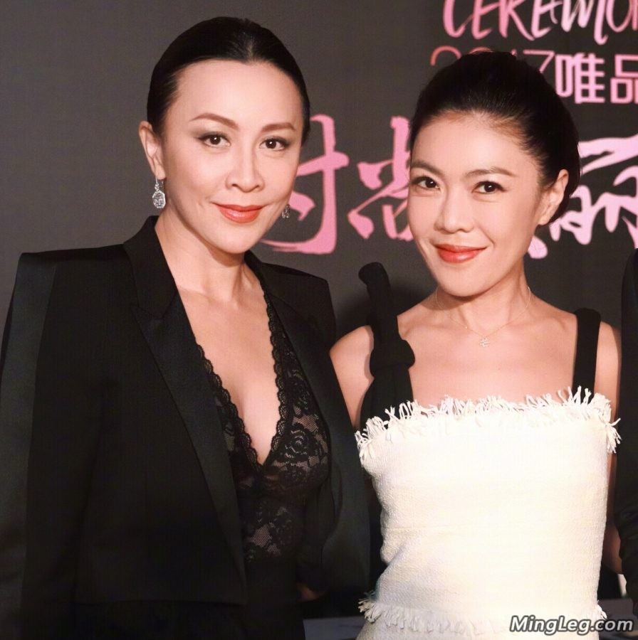 老女人刘嘉玲低胸细高跟(7/9)