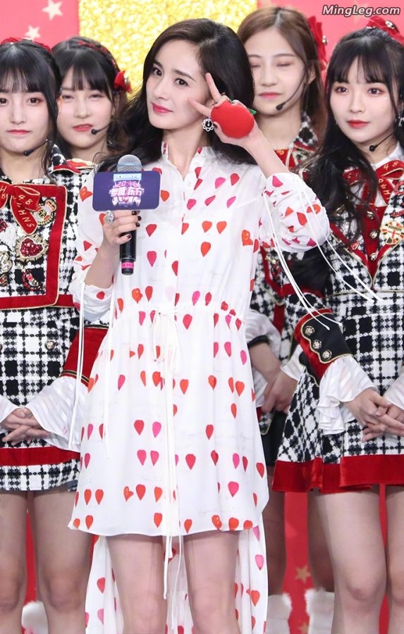 杨幂跨年玉足高跟算收集比较全了(6/32)