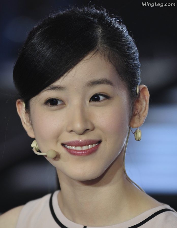 奶茶妹子章泽天节目中高跟腿优雅(3/5)