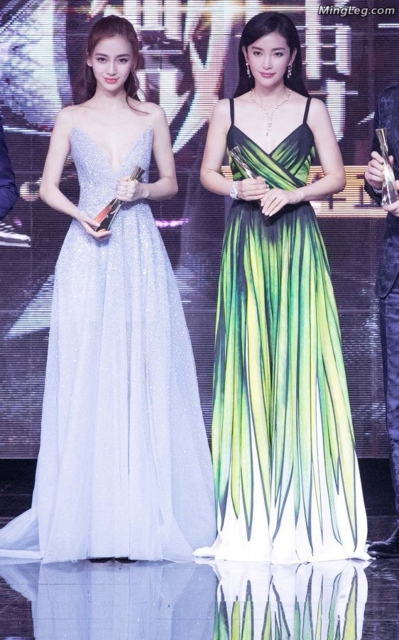 女神Angelababy玉乳美足小明不行了我们上(17/20)