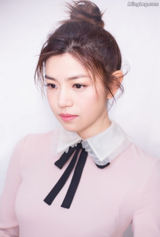 小龙女陈妍希美腿高跟写真(4/6)