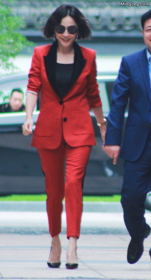 刘嘉玲性感细高跟鞋发上来不时要用，杨澜的肉丝也来助兴(22/58)