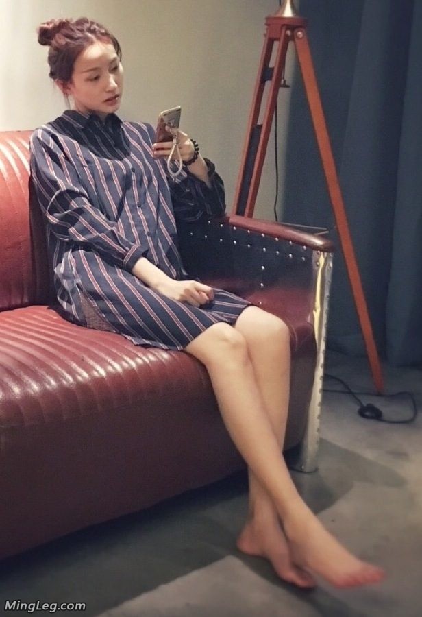 又一位黑龙江美女马凡舒美腿玉足(1/1)