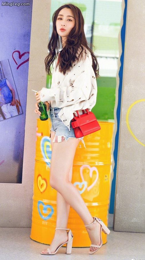 Masu denim shorts and big beautiful legs continue(1/3)