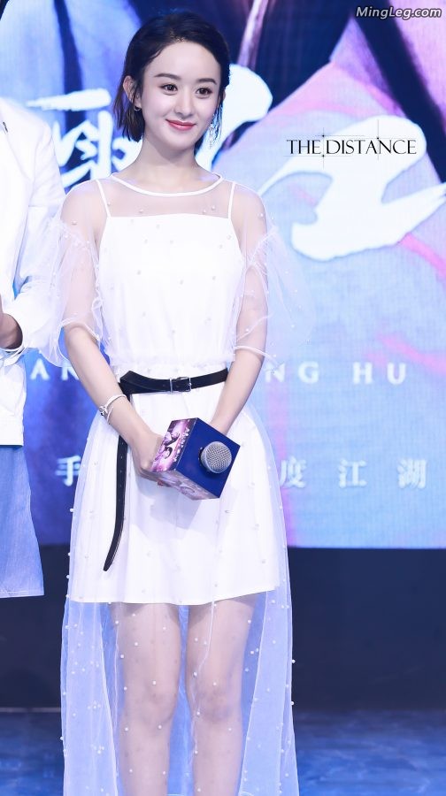 赵丽颖乳白色高跟鞋红色鞋底(3/12)