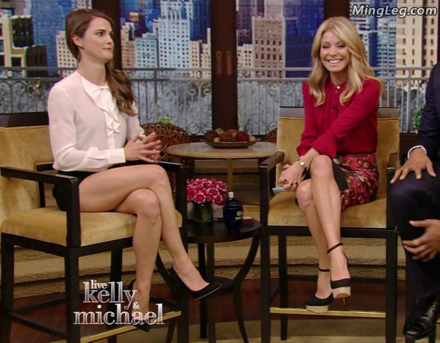 Is Keri Russell participating in a leg-showing show?(6/9)