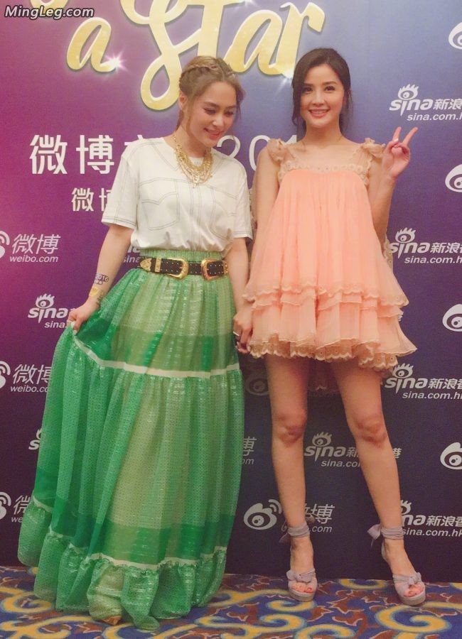 钟欣桐和蔡卓妍她们俩选一个(1/3)