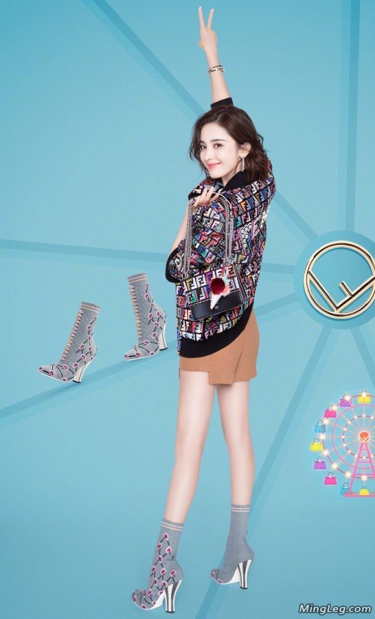 五彩古力娜扎高跟靴子美腿(3/12)