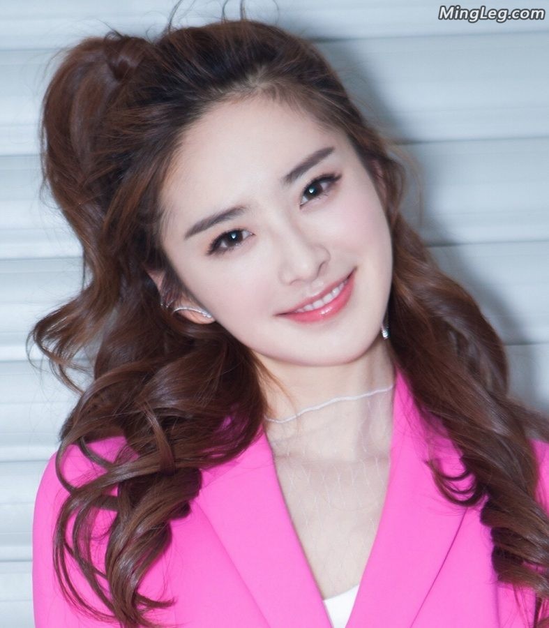 主持人刘烨美美哒长腿小美脚(2/8)