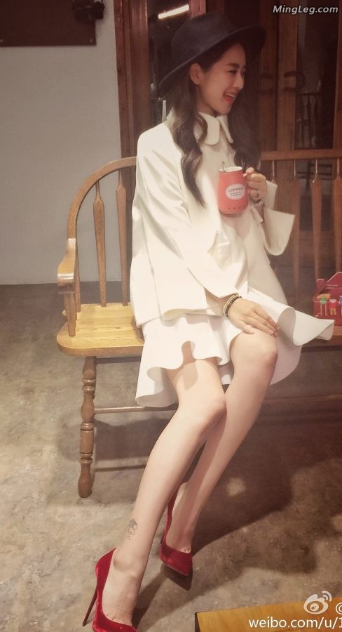 Host Liu Ye has a tattoo on his bright red high-heeled calf(5/5)