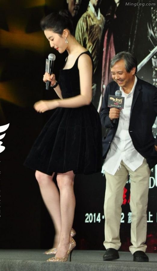 刘亦菲姐姐两条美腿白嫩如莲藕(14/28)