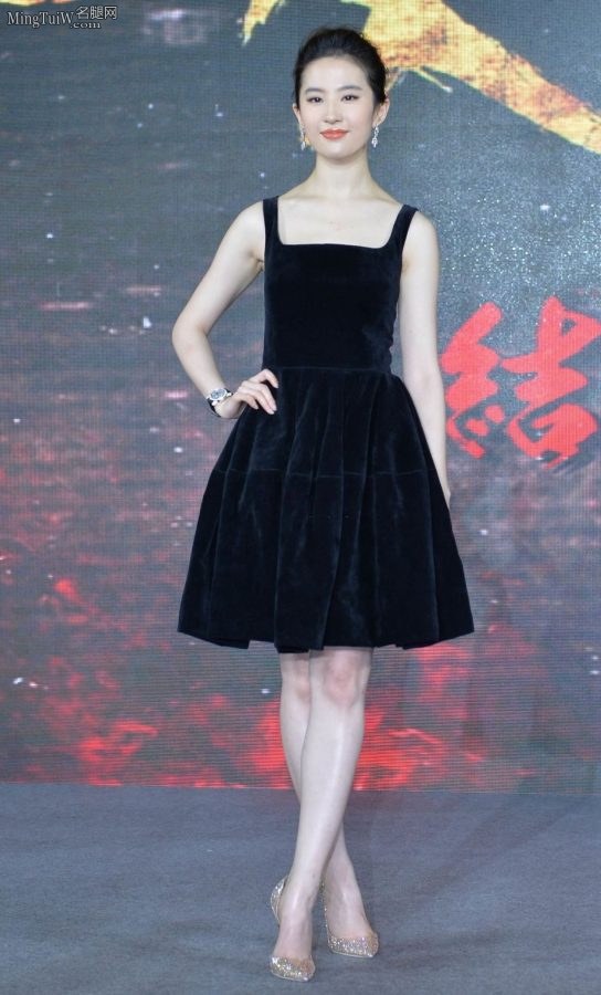 刘亦菲姐姐两条美腿白嫩如莲藕(24/28)