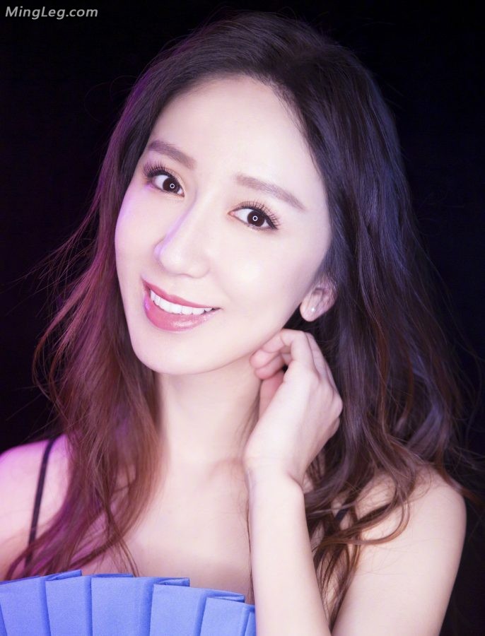 娄艺潇小模样和长腿都是一级棒(4/4)