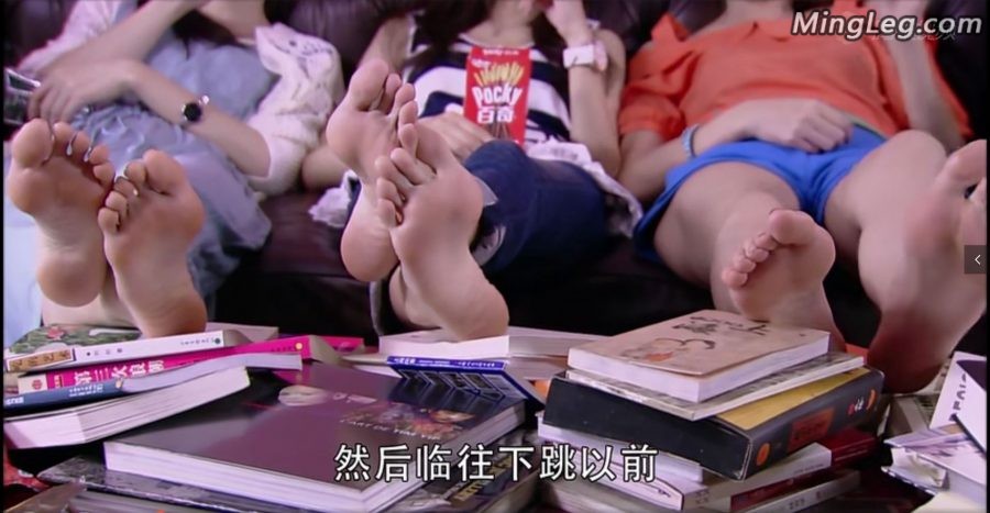 唐嫣和刘冬电视剧里频繁玉足秀截图(1/19)