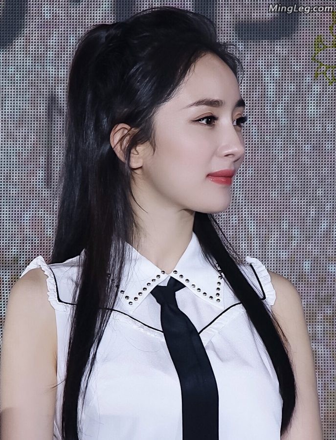 女星杨幂玉足美腿感受到没有(9/10)