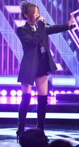 吐槽大会张靓颖美腿长靴子担任主咖