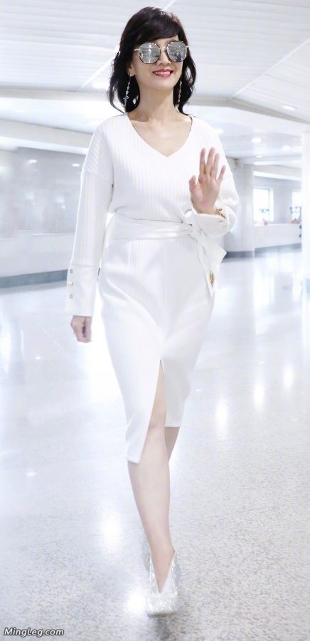 白蛇赵雅芝和青蛇陈美琪两双高跟(3/3)