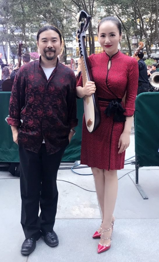 马琳同一条裙子配不同的高跟鞋(15/16)