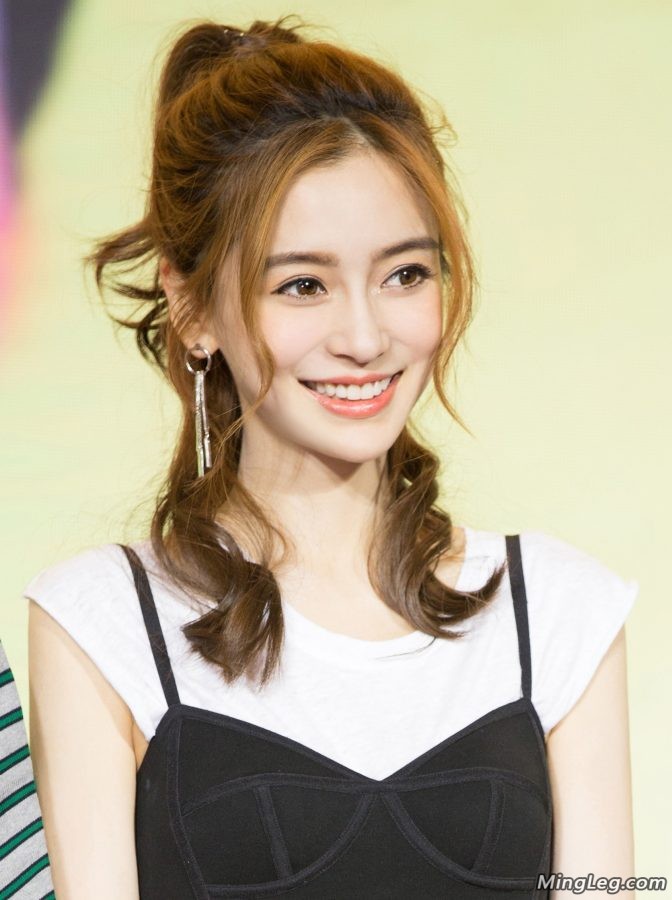 公主杨颖Angelababy的玉腿羡慕屎小明了(5/16)