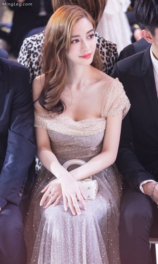 Angelababy has two white and tender breasts(14/15)