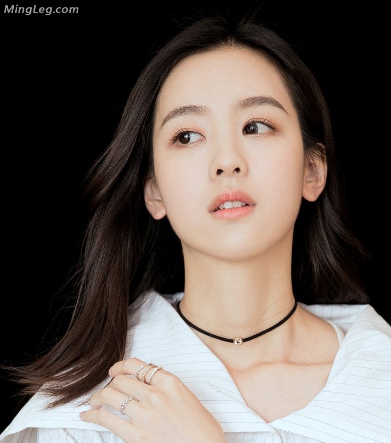 美女陈都灵玉腿白高跟(7/7)