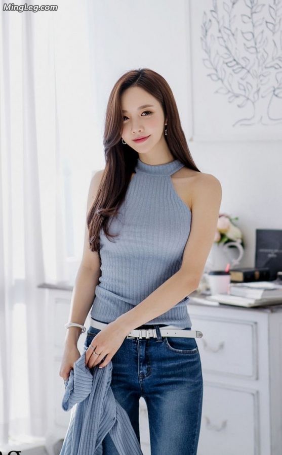 Photo 2 of Korean beauty Son Yoon-joo with high heels and beautiful legs(36/50)