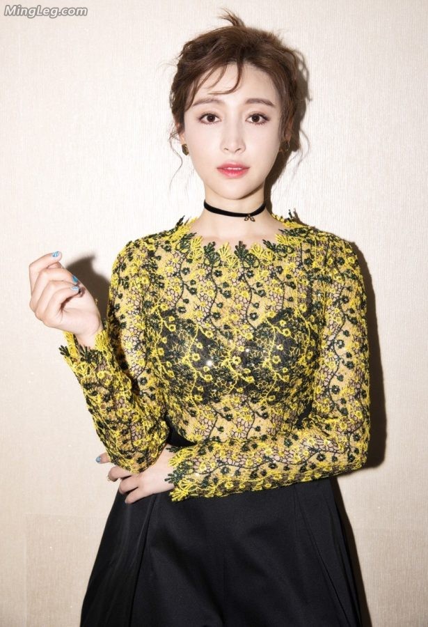 甘婷婷上身透明干嘛不直接把内衣穿外面(3/6)