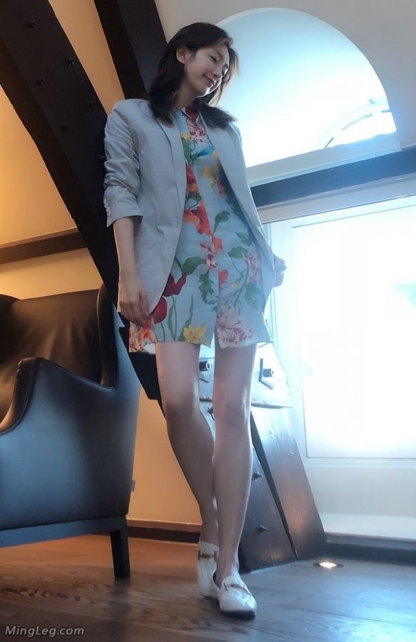 江疏影机场私服时髦俏皮就差一双高跟鞋(7/9)