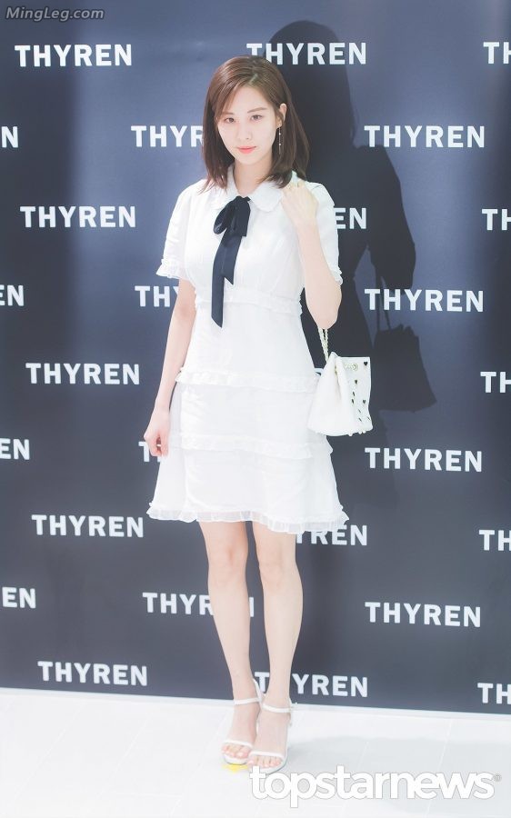 韩国美女徐贤高跟鞋玉腿白净清纯(11/19)