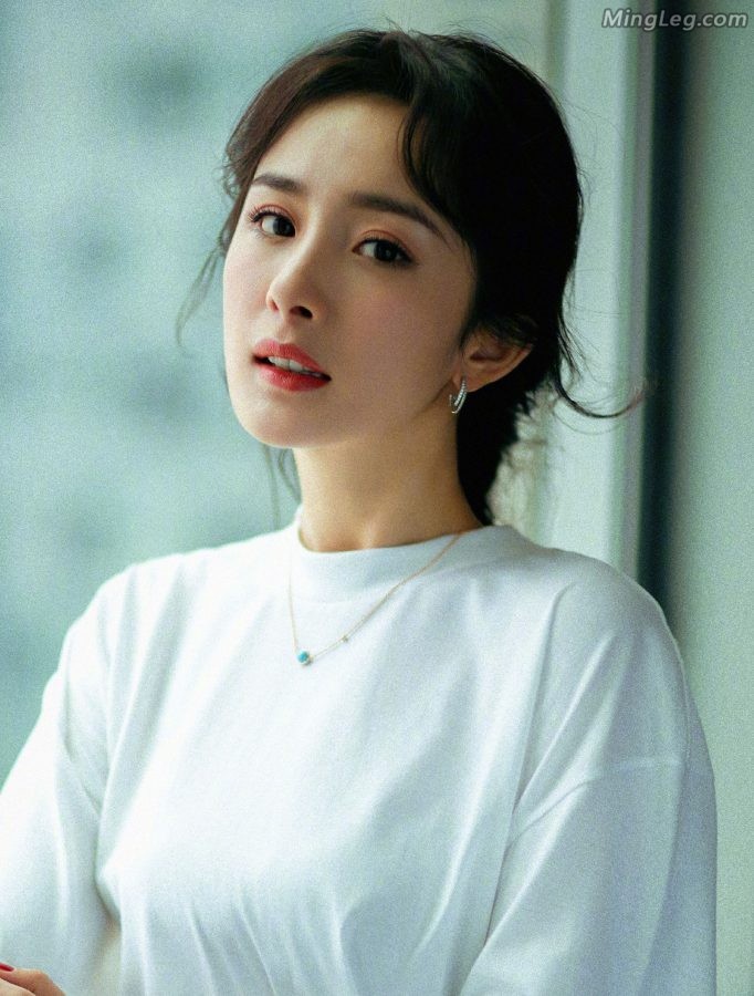 杨幂玉足代言乳制品(5/5)
