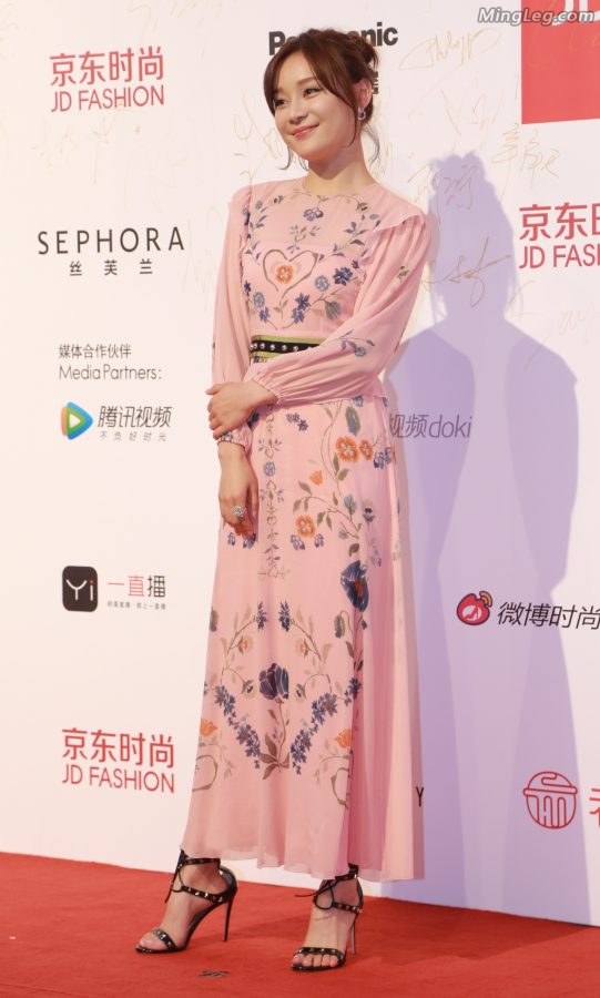 袁姗姗第一张脸模糊脚清晰几个意思(22/28)