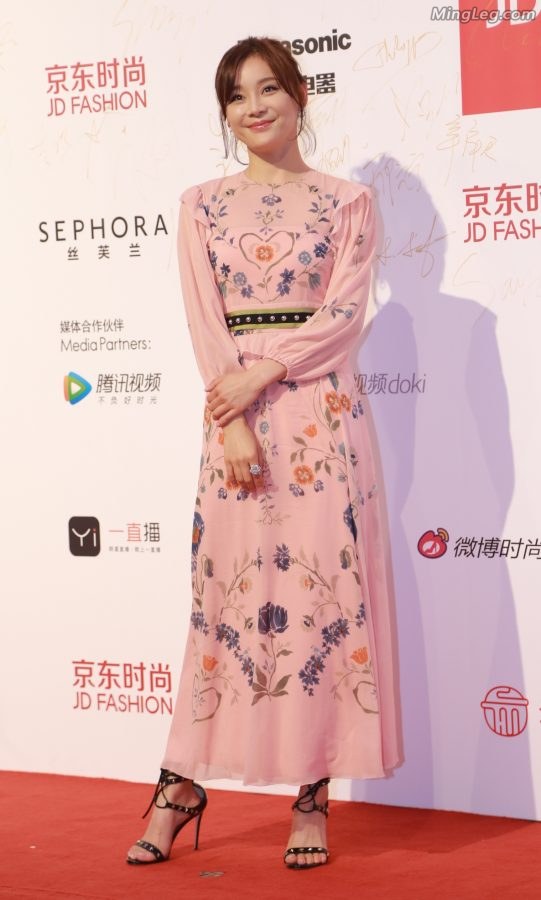 袁姗姗第一张脸模糊脚清晰几个意思(24/28)