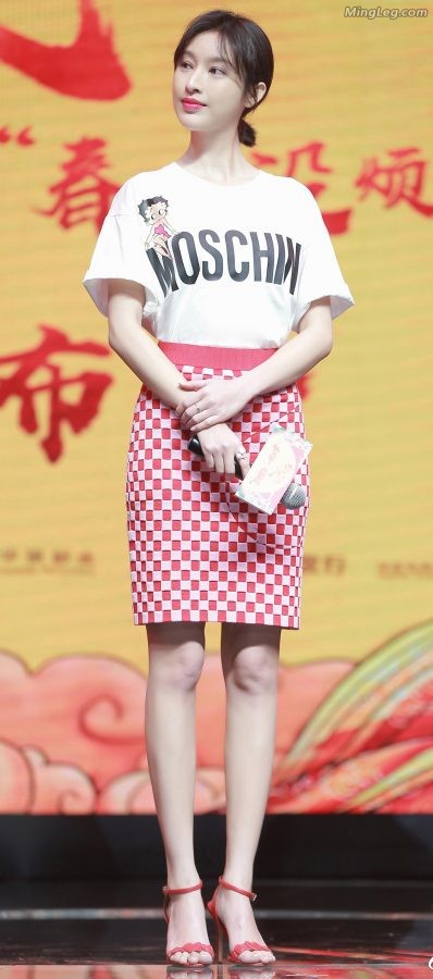 仙女张俪发布会现场高跟玉足太美(1/5)