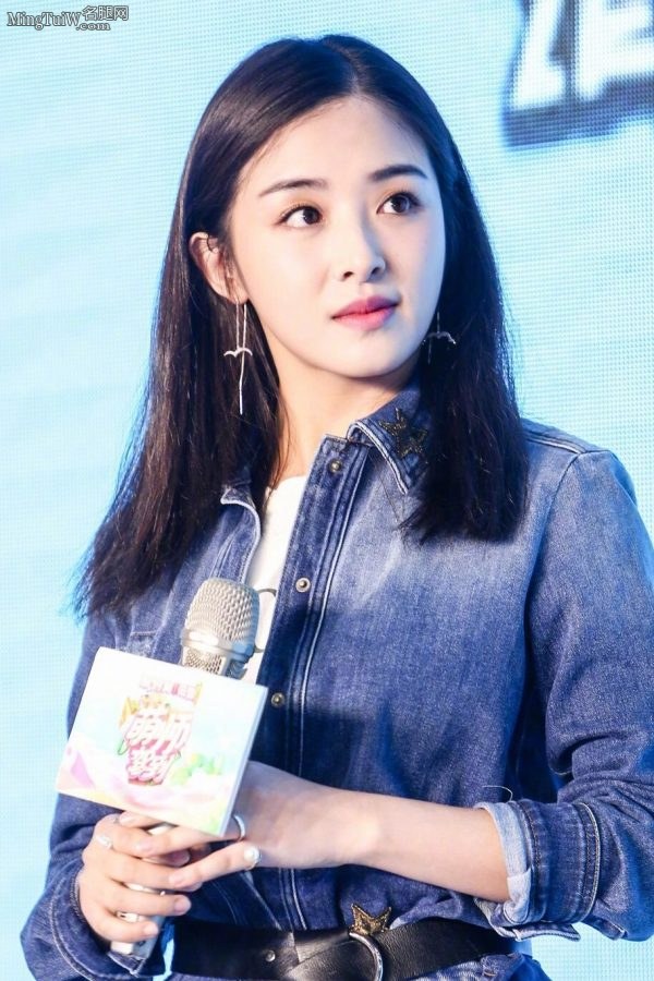 张含韵牛仔短裤长腿玉足(9/9)