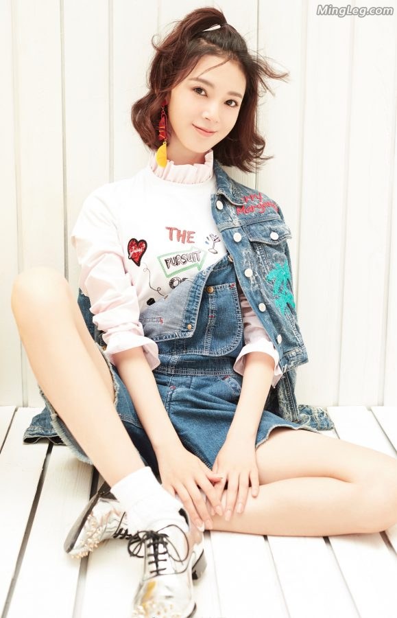 陈瑶美少女嫩腿写真(1/5)