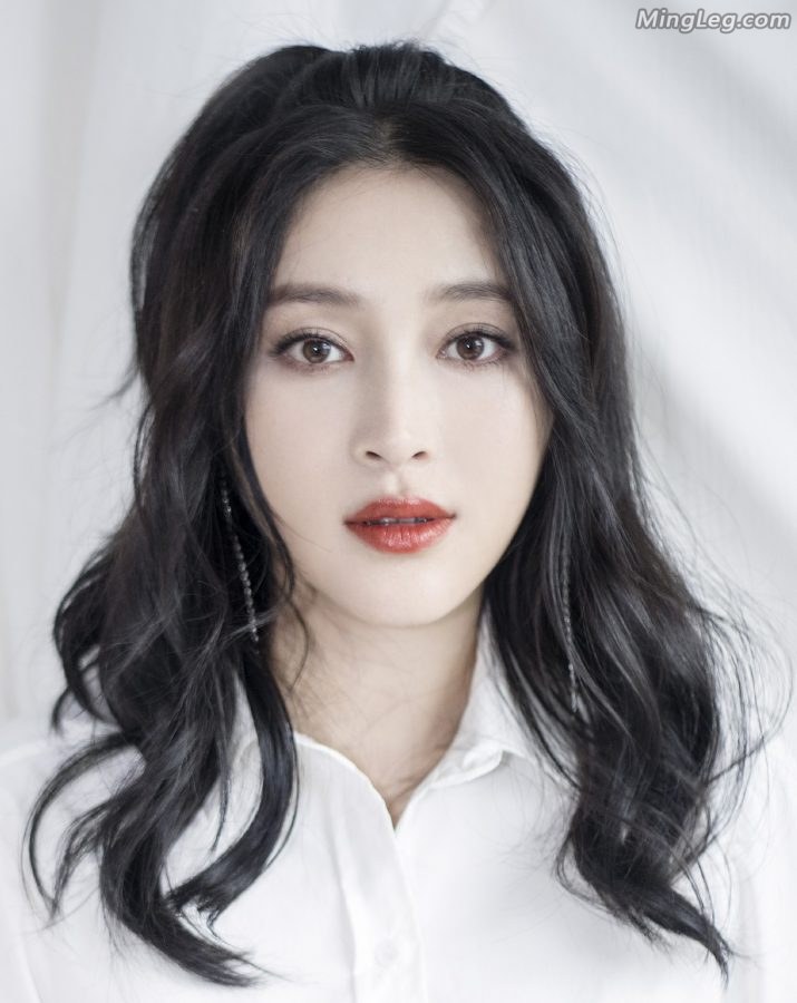 红唇美脸甘婷婷高跟玉足英姿飒爽(1/4)
